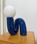 Lampada da Tavolo Giocosa a Forma di N