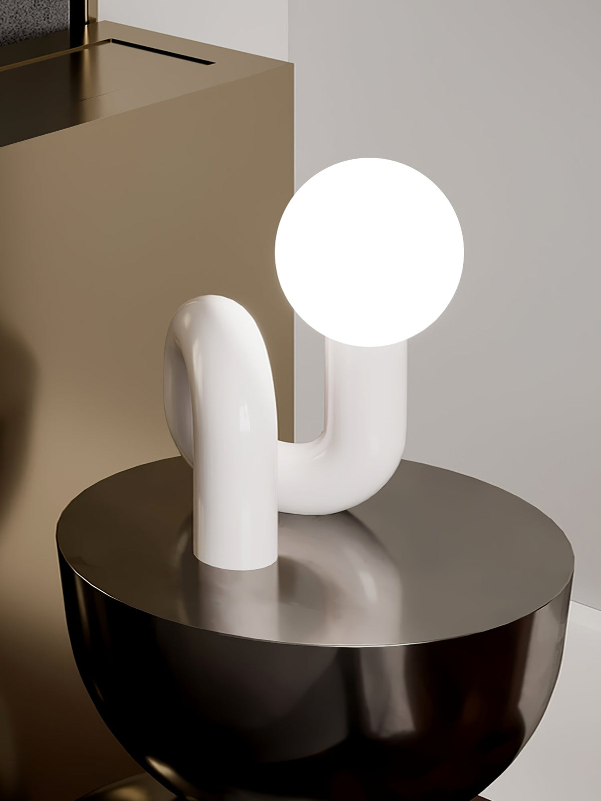 Lampada da Tavolo Giocosa a Forma di N