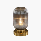 Lampada da tavolo Nisson – Ferro e vetro colorato – Bianco/Grigio/Ambra/Verde – Ø13/Ø20 cm – Design elegante per ambienti raffinati
