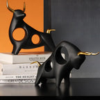 Scultura di Toro in Resina Noir Aureum