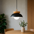 Lampada a sospensione in legno nordico a forma di cupola