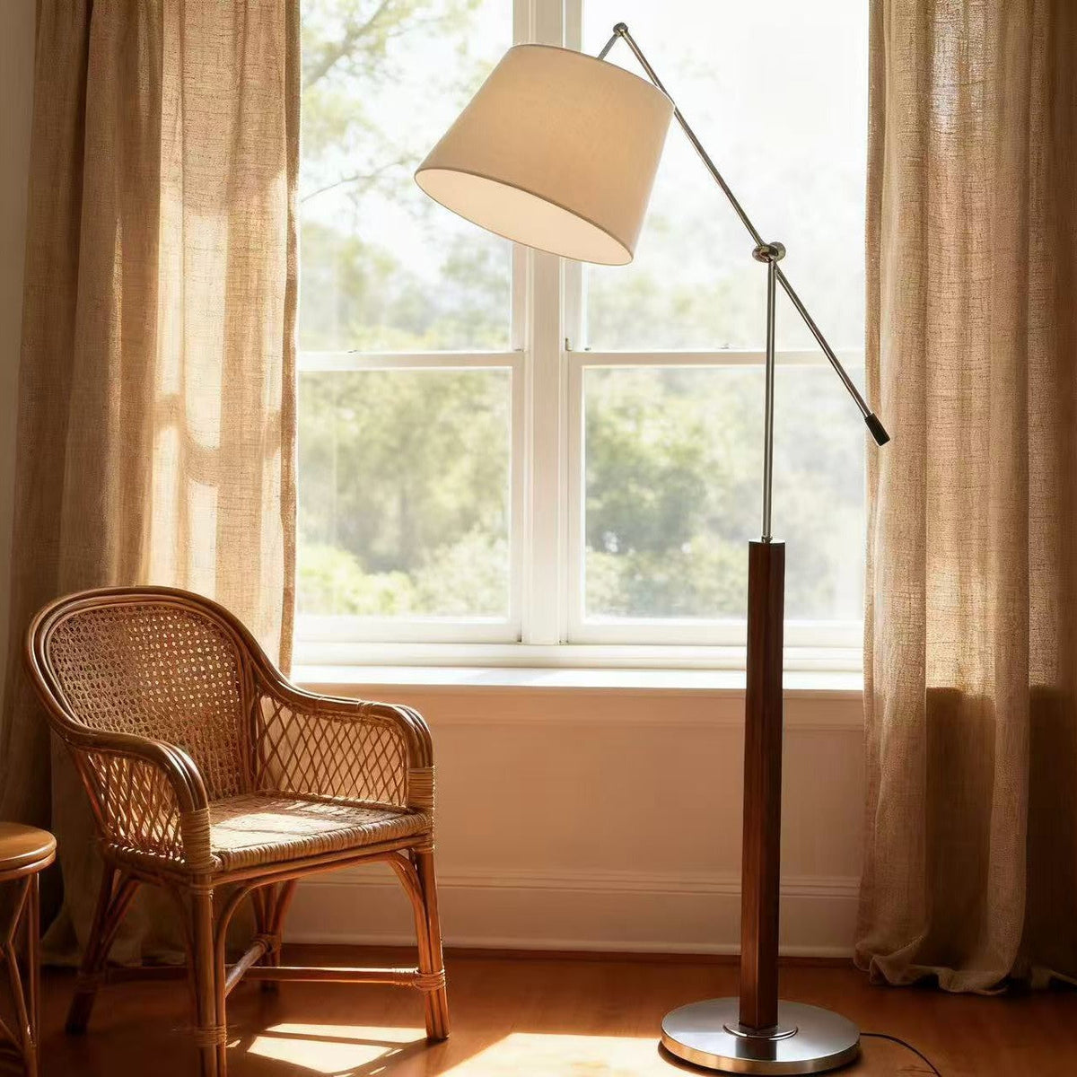 Lampada da Terra Regolabile con Braccio Girevole – Lampada di Design Funzionale