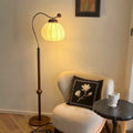 Lampada da Terra Curva con Paralume Regolabile – Lampada di Design Moderna