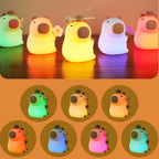 CapyGlow - Dolce lampada da notte LED con morbida luce calda e affascinante design di Capybara