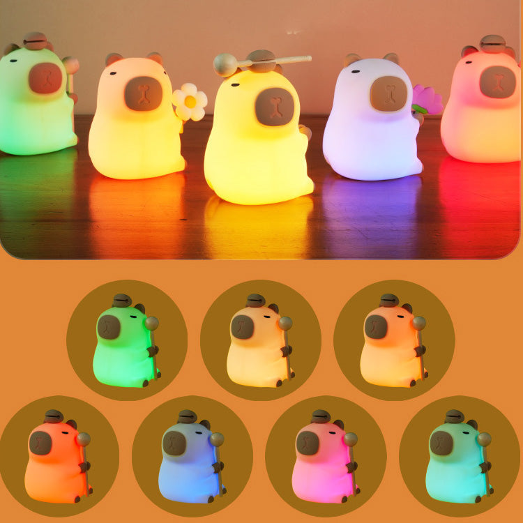 CapyGlow - Dolce lampada da notte LED con morbida luce calda e affascinante design di Capybara
