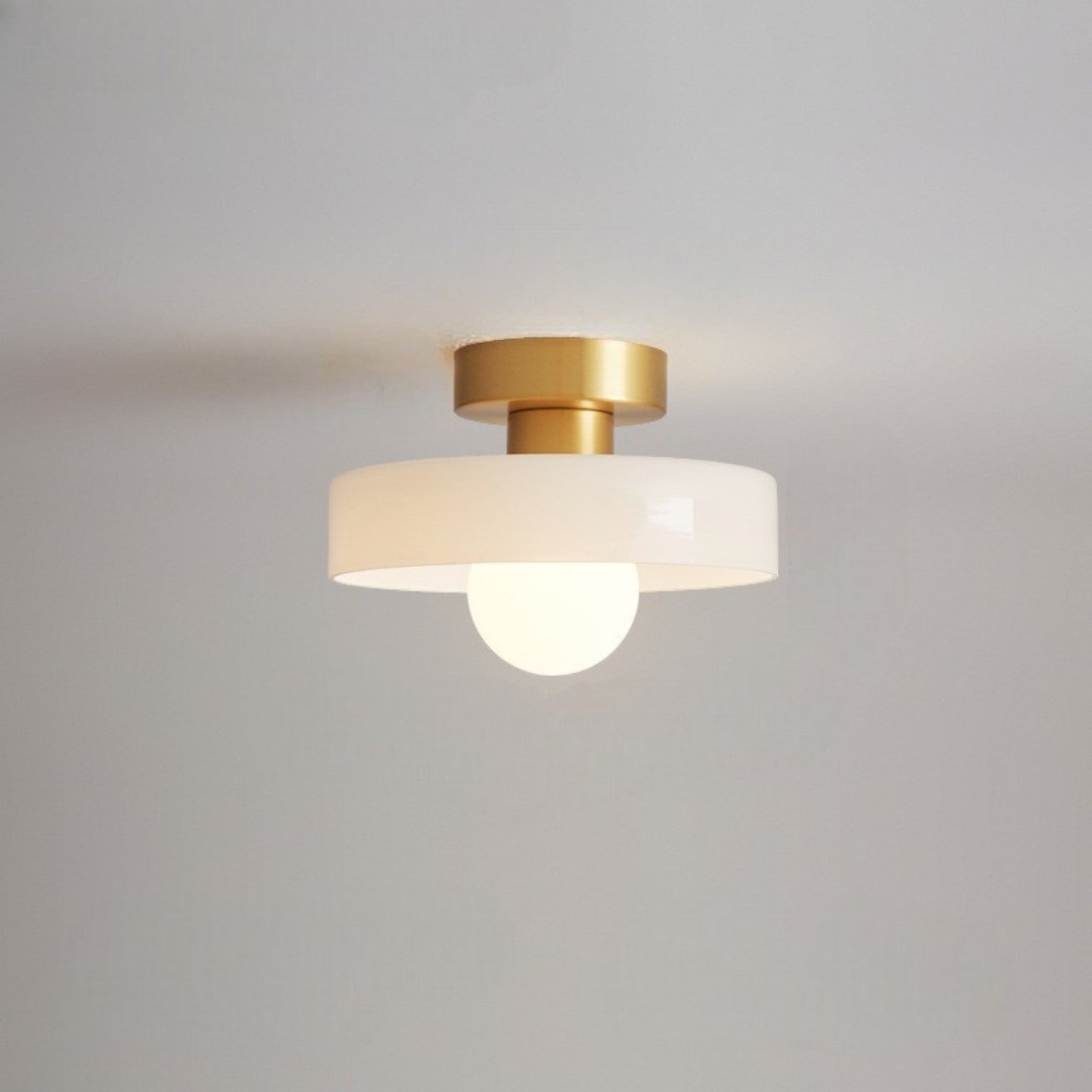 Lampada da soffitto in vetro Bauhaus con paralume rotondo