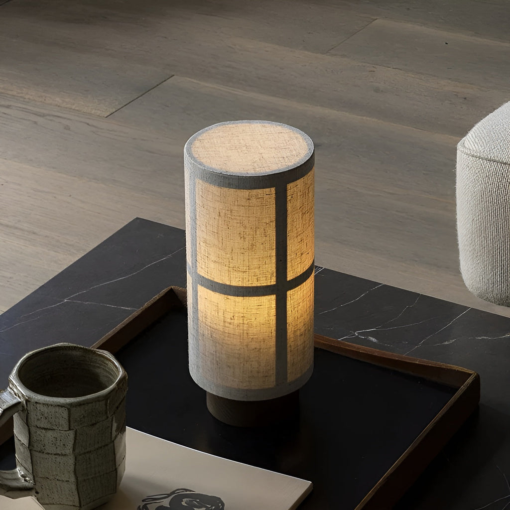 Lampada da tavolo in seta – Design giapponese per un'illuminazione elegante e decorativa