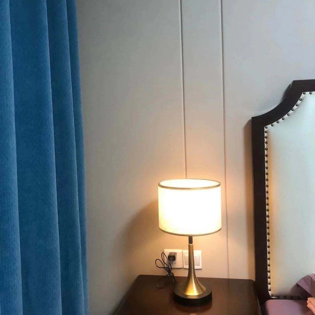 Lampada da Tavolo Dimmable a Sensore Touch in Metallo con Tessuto Retro Contemporaneo per Comodino