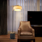 Elegante Lampada da Terra con Base Geometrica – Lampada di Design Regolabile