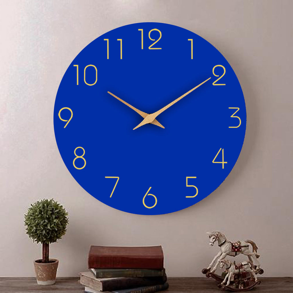 TimeAura – Orologio da parete moderno con numeri audaci e design elegante
