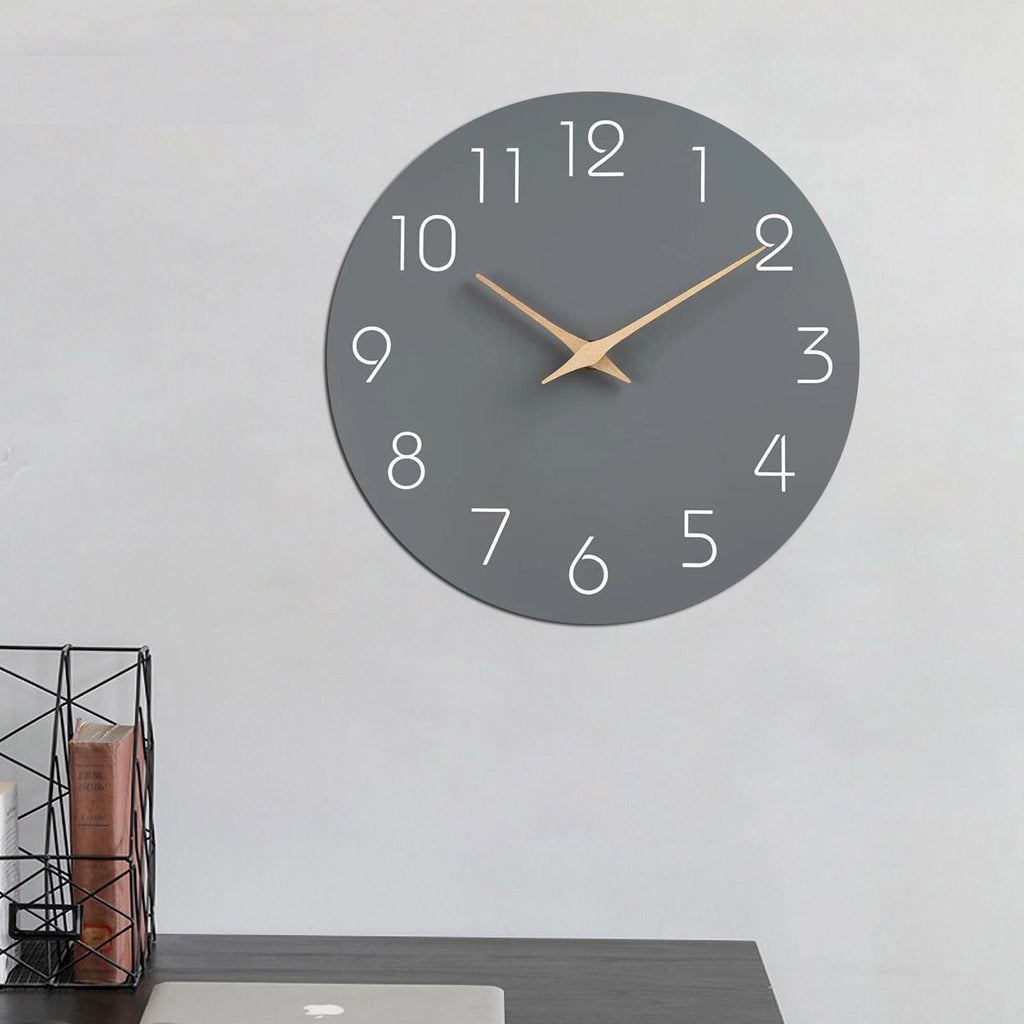 TimeAura – Orologio da parete moderno con numeri audaci e design elegante