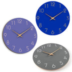 TimeAura – Orologio da parete moderno con numeri audaci e design elegante