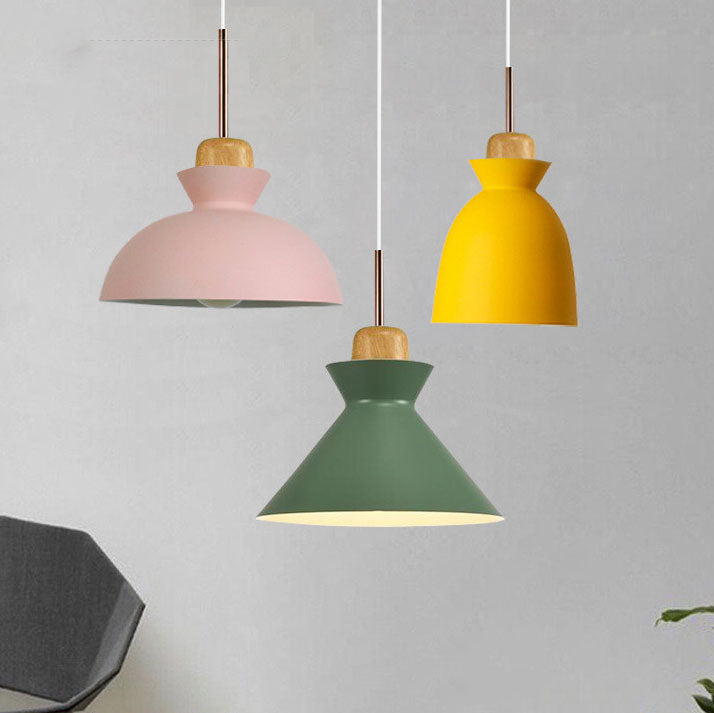 Lampadario Pendente Moderno in Legno di Quercia Nordico con Campana in Ferro per Soggiorno