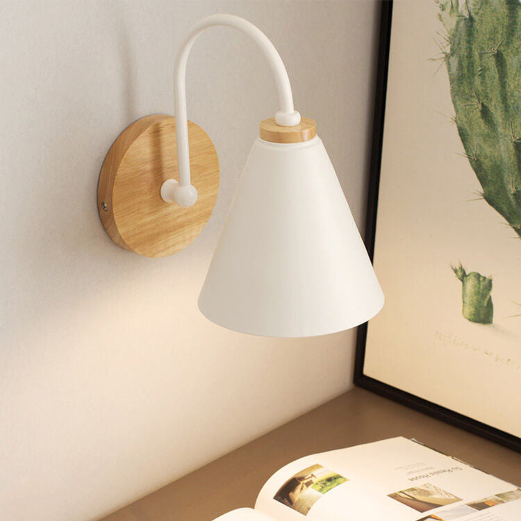 Applique a Muro con Base in Legno e Paralume a Cono Moderno Minimalista 1 Luce