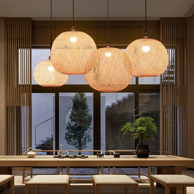 Pendente Giapponese in Rattan Beige a Sfera Rotonda con 1 Luce