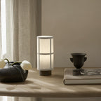 Lampada da tavolo in seta – Design giapponese per un'illuminazione elegante e decorativa