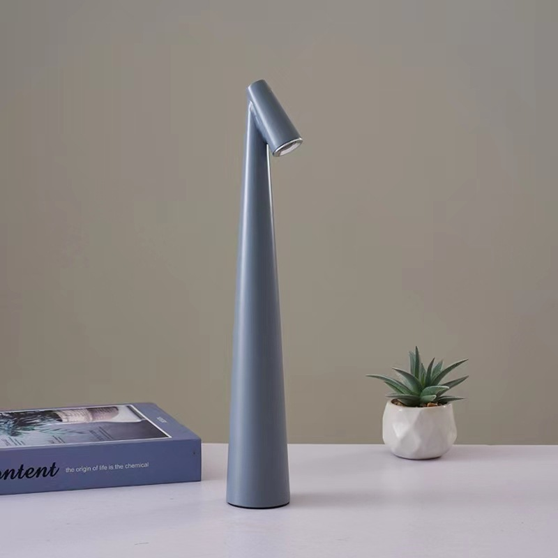 Lampada da Tavolo LED Scultorea Minimalista