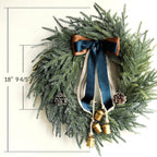 Ghirlanda di Natale con Fiocco Decorativo e Campanelli – Decorazione Festiva per la Porta