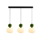 Lampada a sospensione in vetro opale con cappuccio sferico colorato