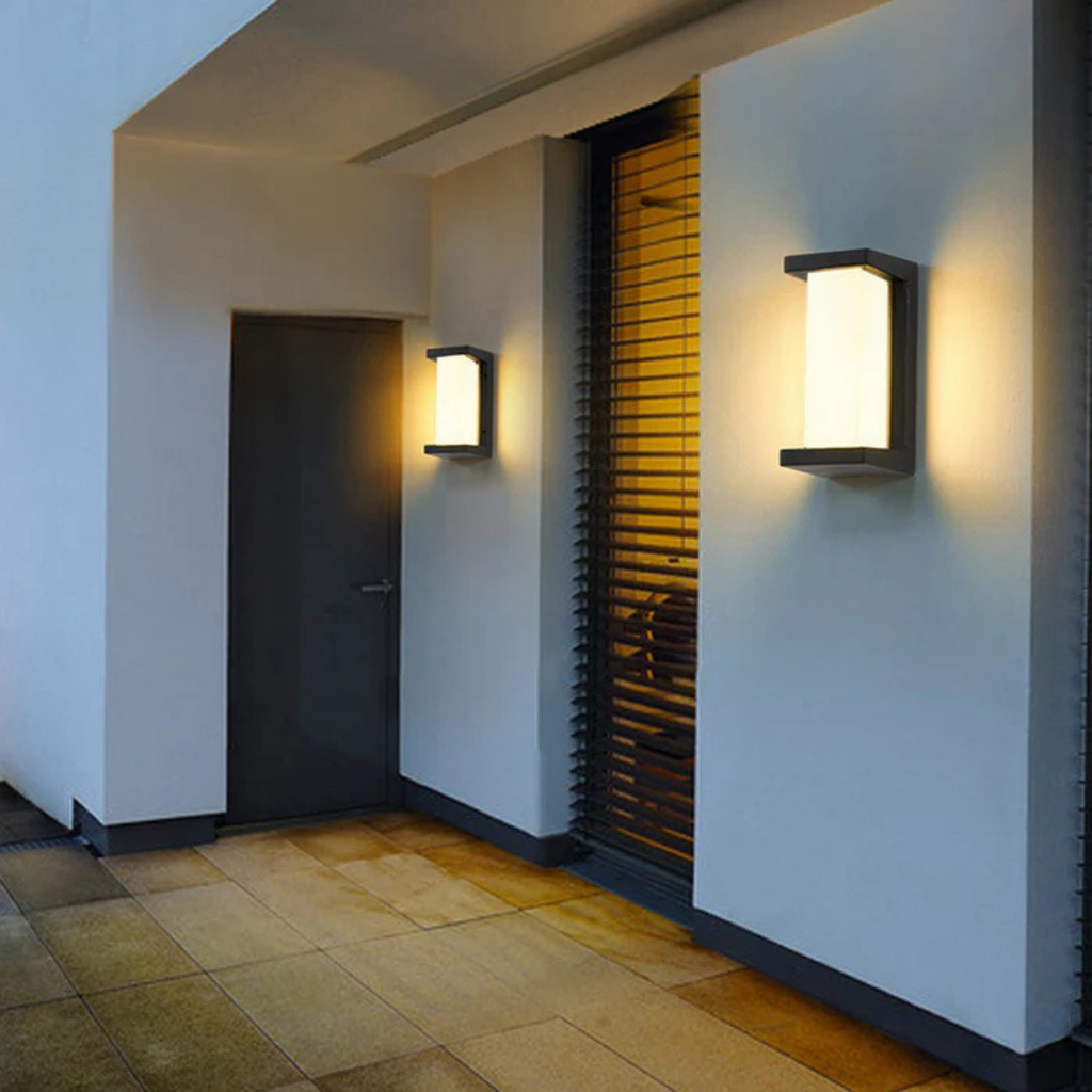 Lampada da Parete Esterna con Sensore di Movimento – Luce LED Esterna Energeticamente Efficiente per Giardini e Ingressi