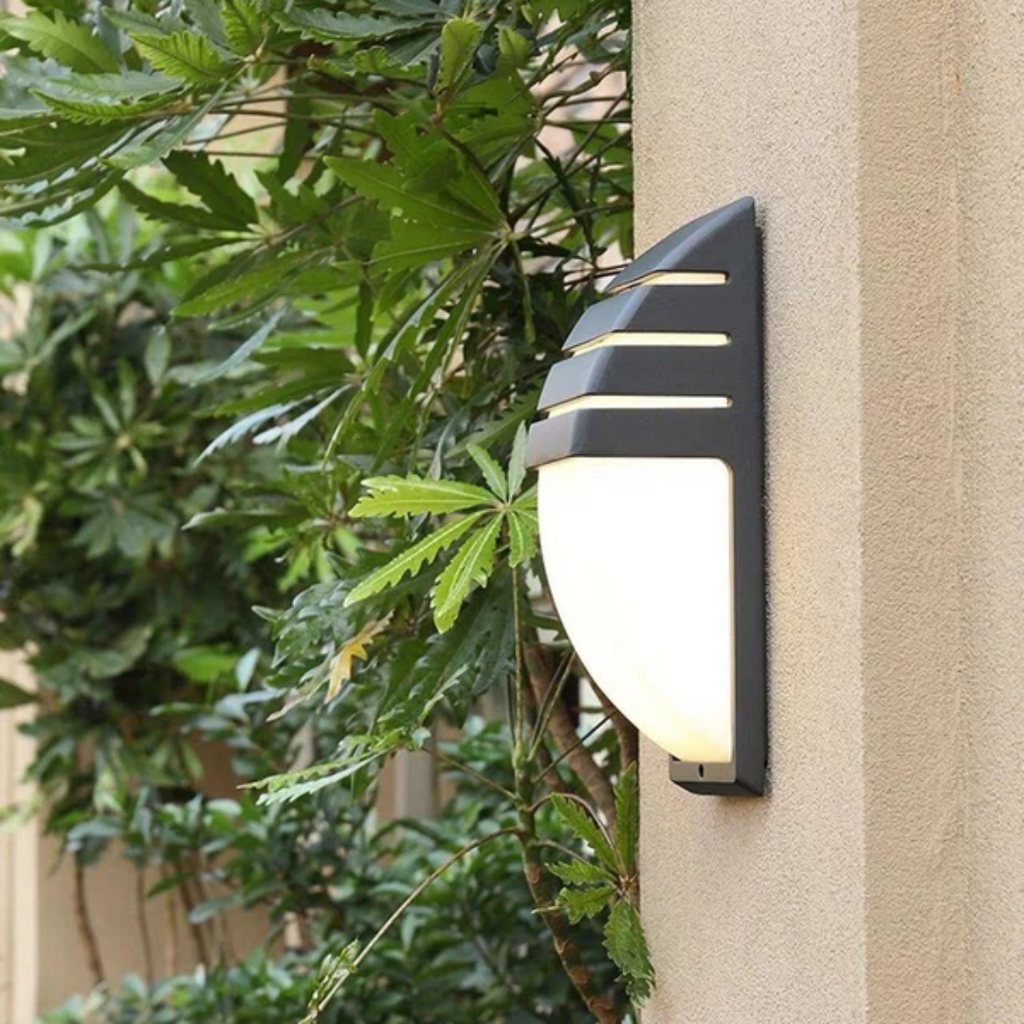 Luce da Parete Esterna con Sensore di Movimento – Lampada da Esterno LED Impermeabile per Giardino e Patio