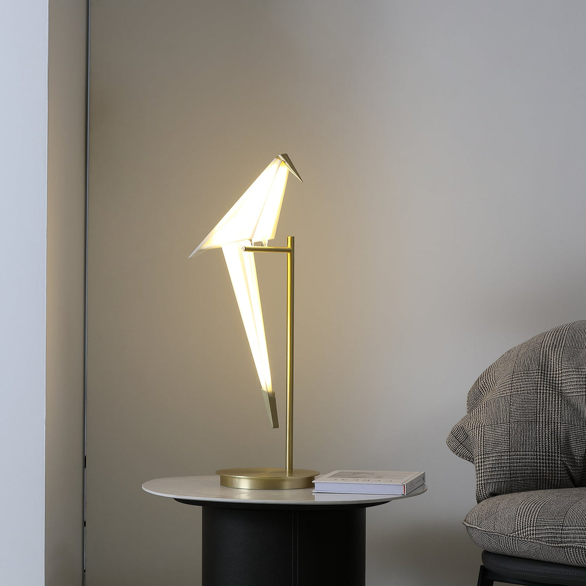 Lampada da Tavolo a Forma di Gru di Carta