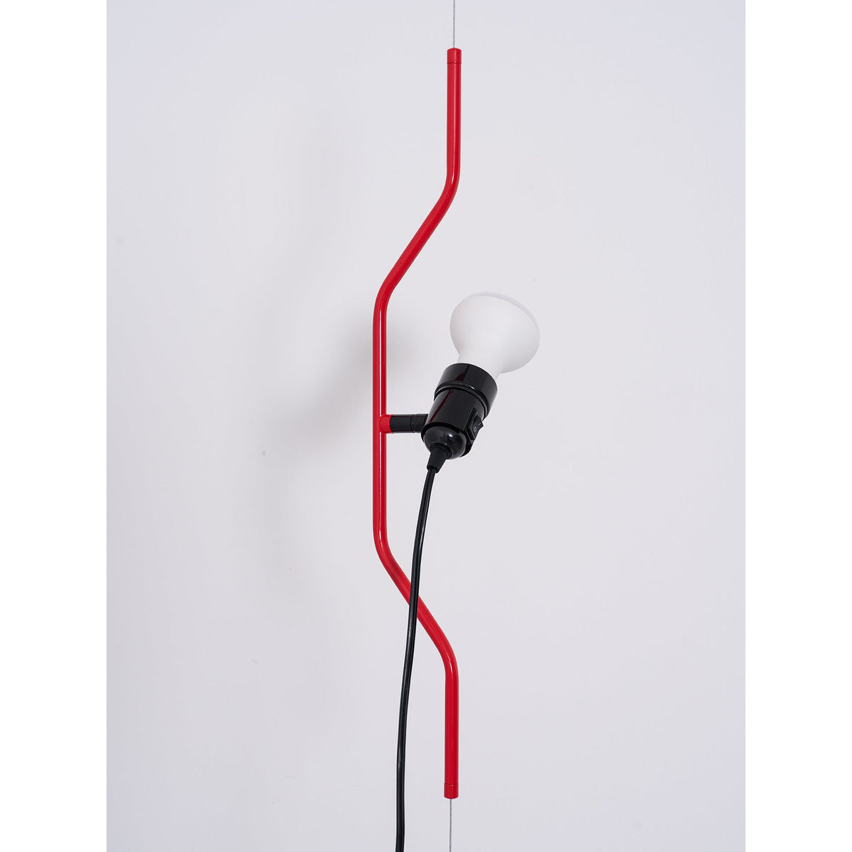 Lampada a Cavo Tensionato da Pavimento a Soffitto – Faro Regolabile