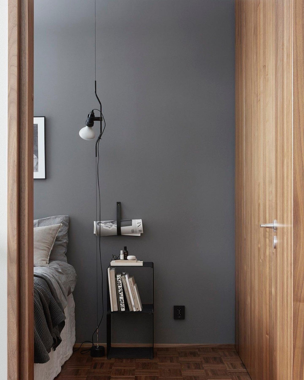 Lampada a Cavo Tensionato da Pavimento a Soffitto – Faro Regolabile