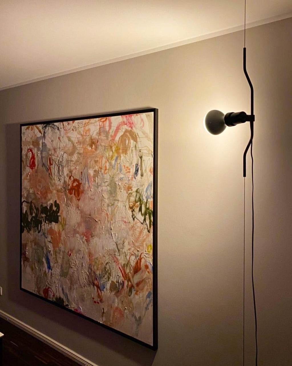 Lampada a Cavo Tensionato da Pavimento a Soffitto – Faro Regolabile