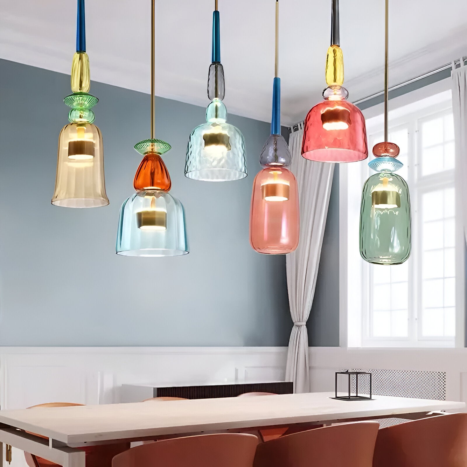 Lampada a sospensione in vetro colorato pastello con paralume a campana