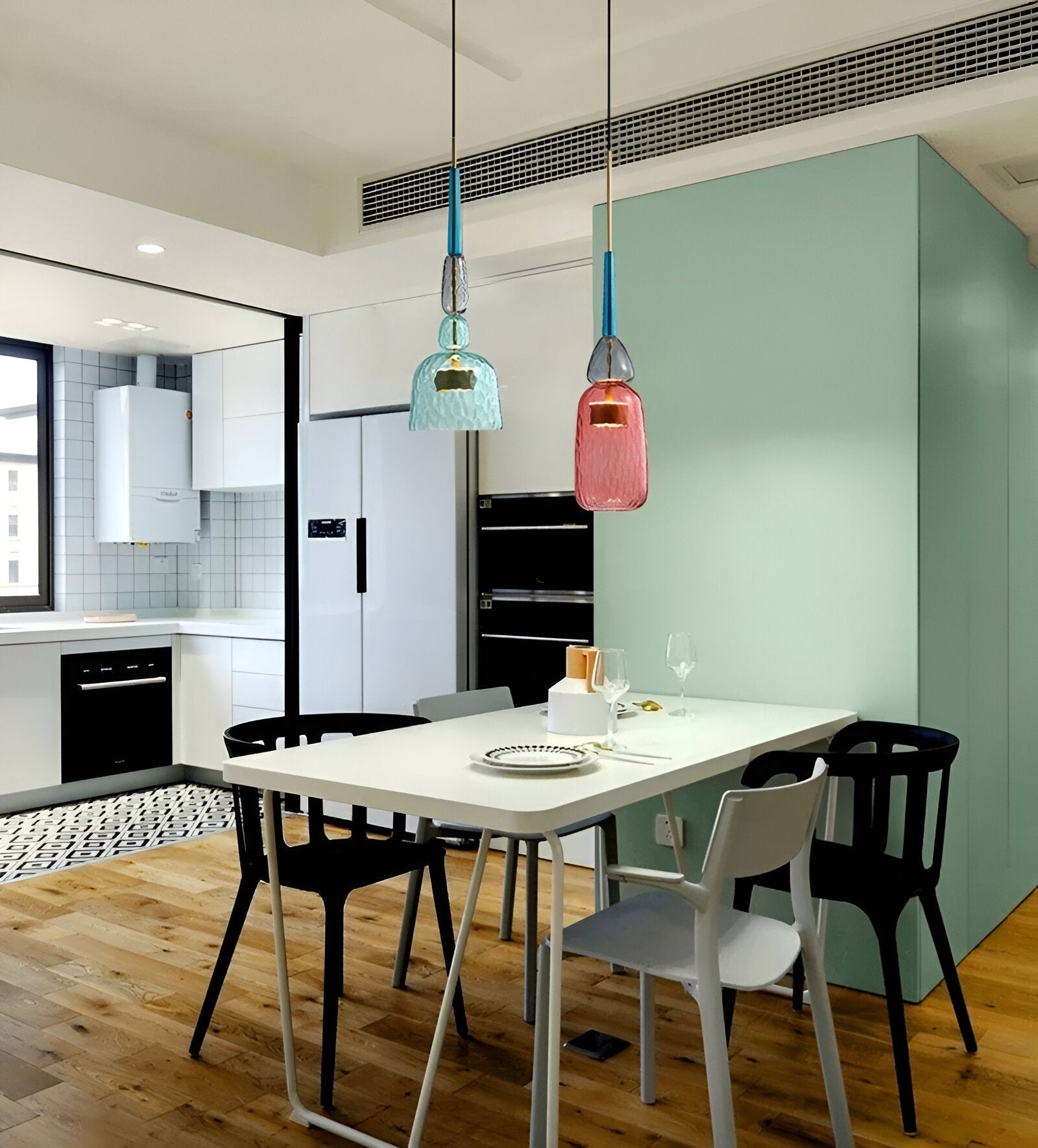 Lampada a sospensione in vetro colorato pastello con paralume a campana