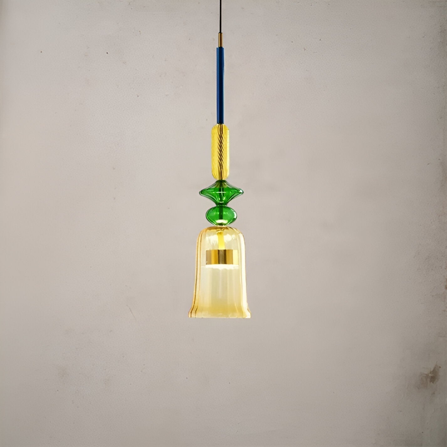 Lampada a sospensione in vetro colorato pastello con paralume a campana