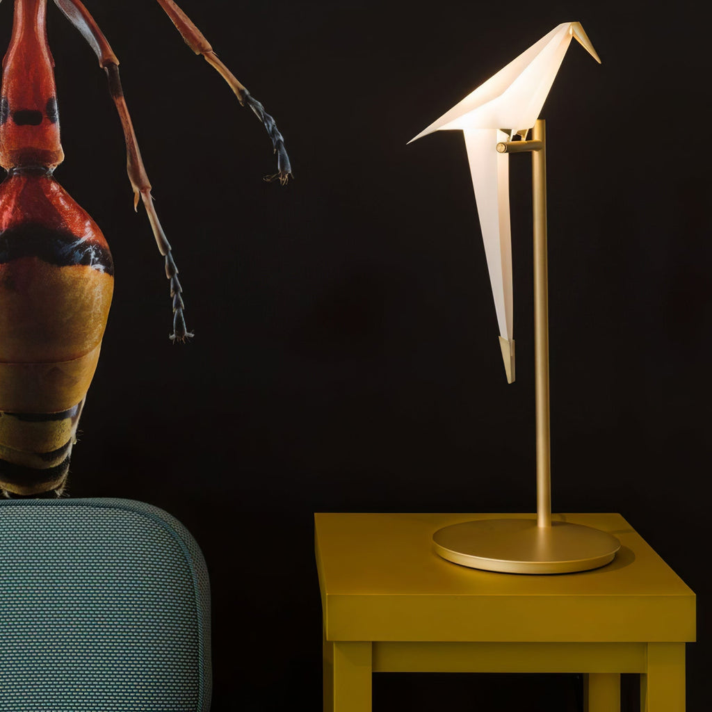 Lampada da Tavolo a Forma di Gru di Carta