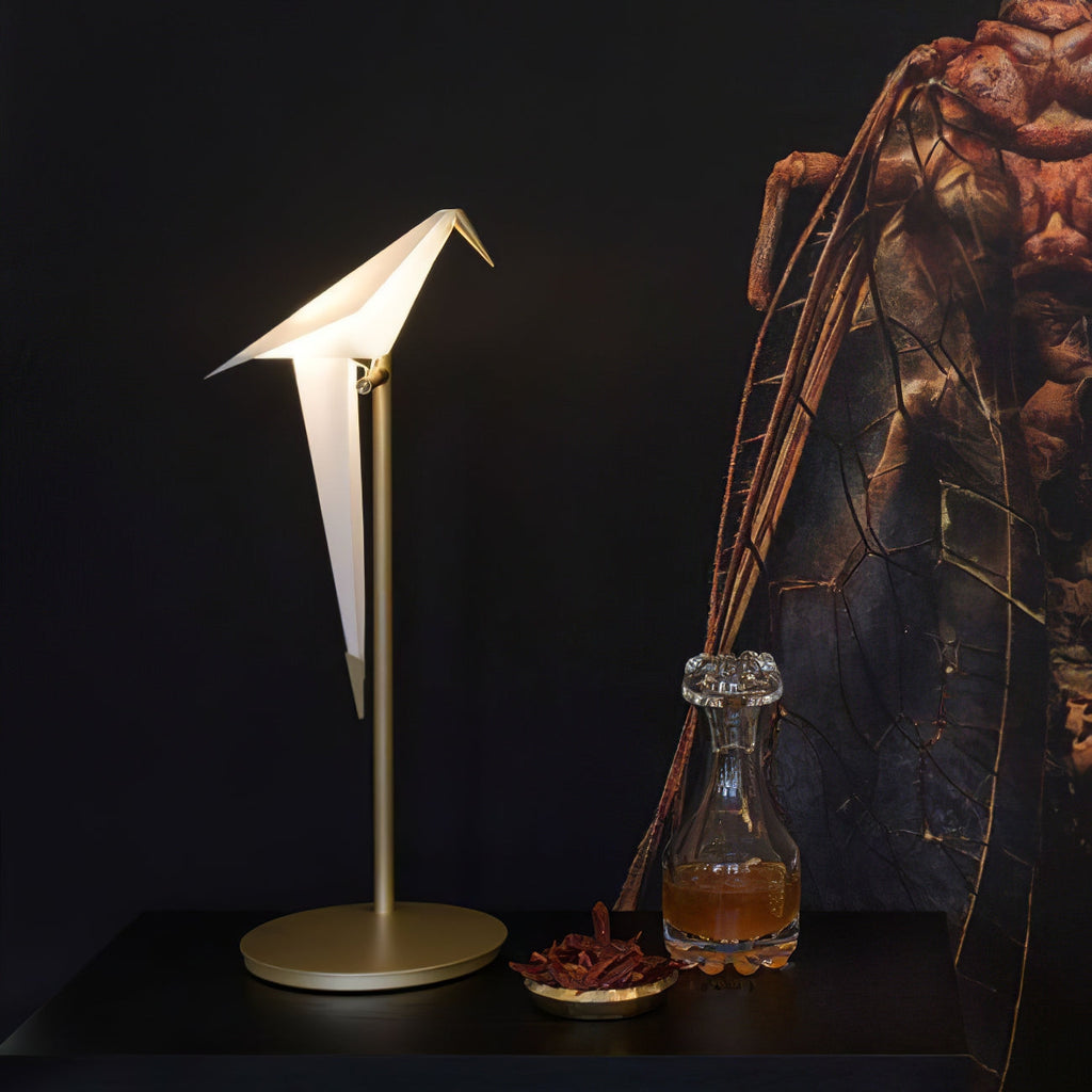 Lampada da Tavolo a Forma di Gru di Carta