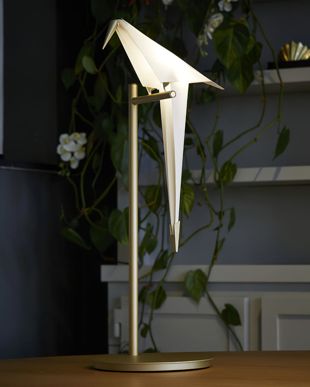Lampada da Tavolo a Forma di Gru di Carta