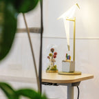 Lampada da Tavolo a Forma di Gru di Carta
