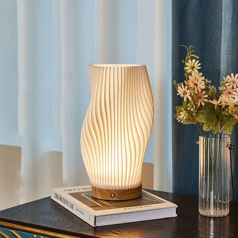 Chicwave - Lampada USB dimmerabile per spazi abitativi moderni