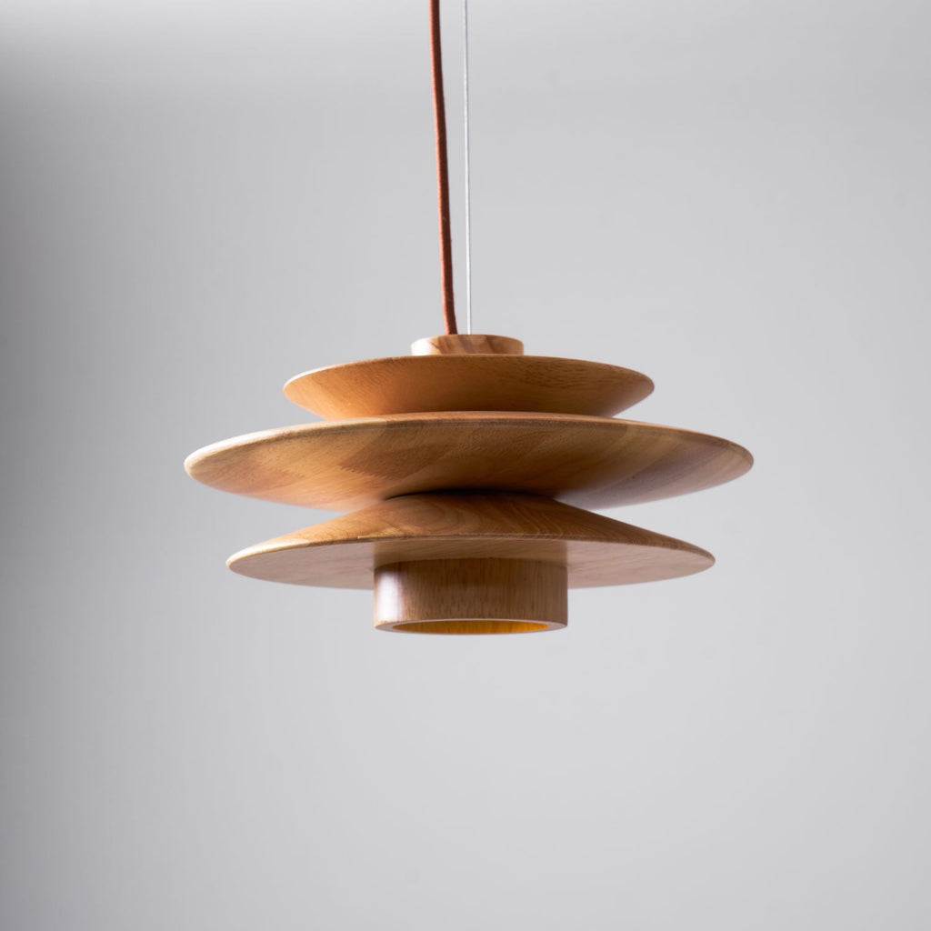 Lampada a sospensione in legno a disco Cascade