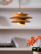 Lampada a sospensione in legno a disco Cascade