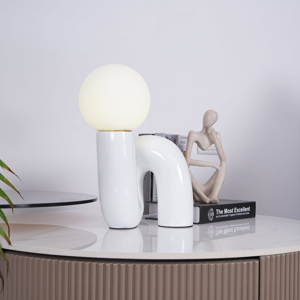Lampada da Tavolo Giocosa a Forma di N