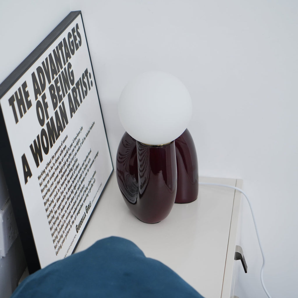 Lampada da Tavolo Giocosa a Forma di N