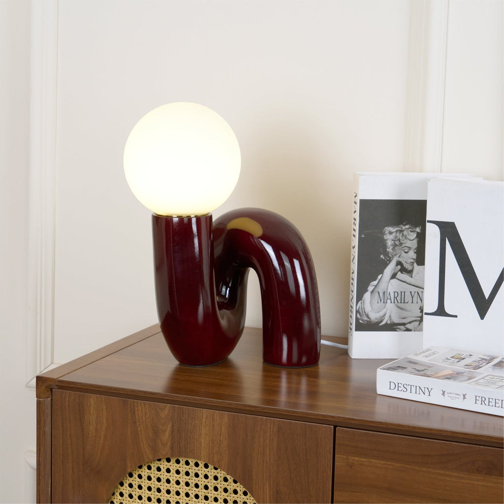 Lampada da Tavolo Giocosa a Forma di N