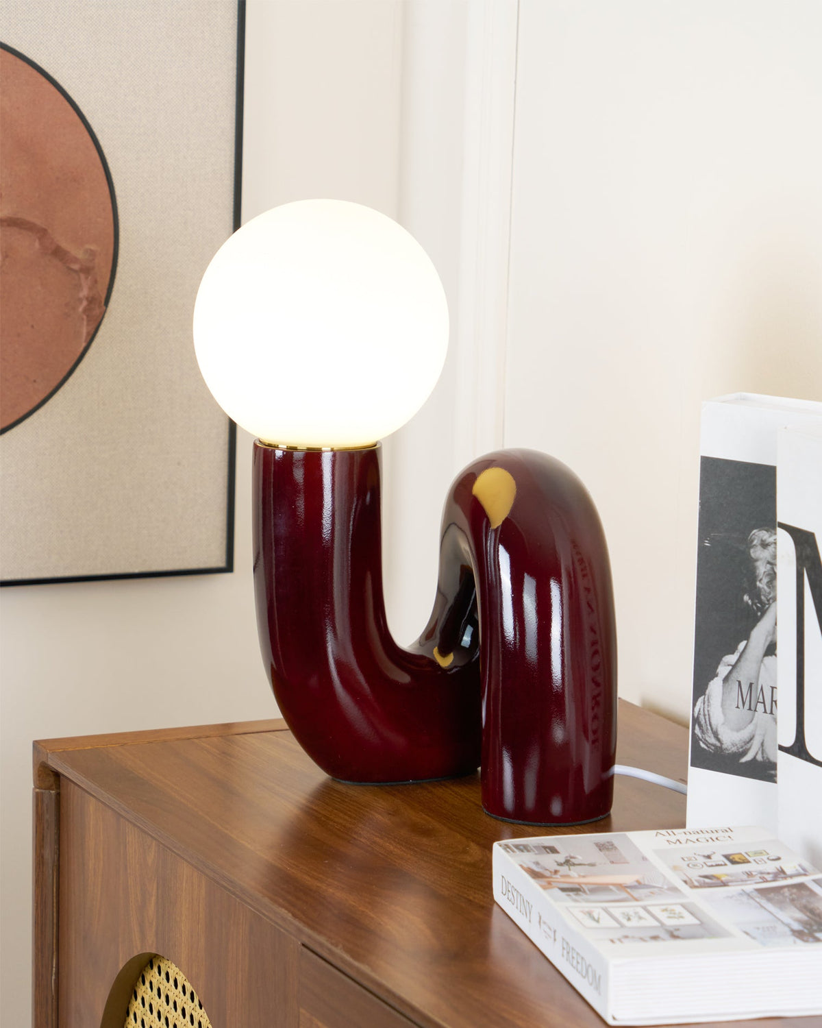 Lampada da Tavolo Giocosa a Forma di N