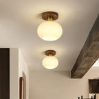Pluvo Lampada da soffitto – Legno e ottone – Bianco – Compatta – Illuminazione elegante per soggiorno e camera da letto