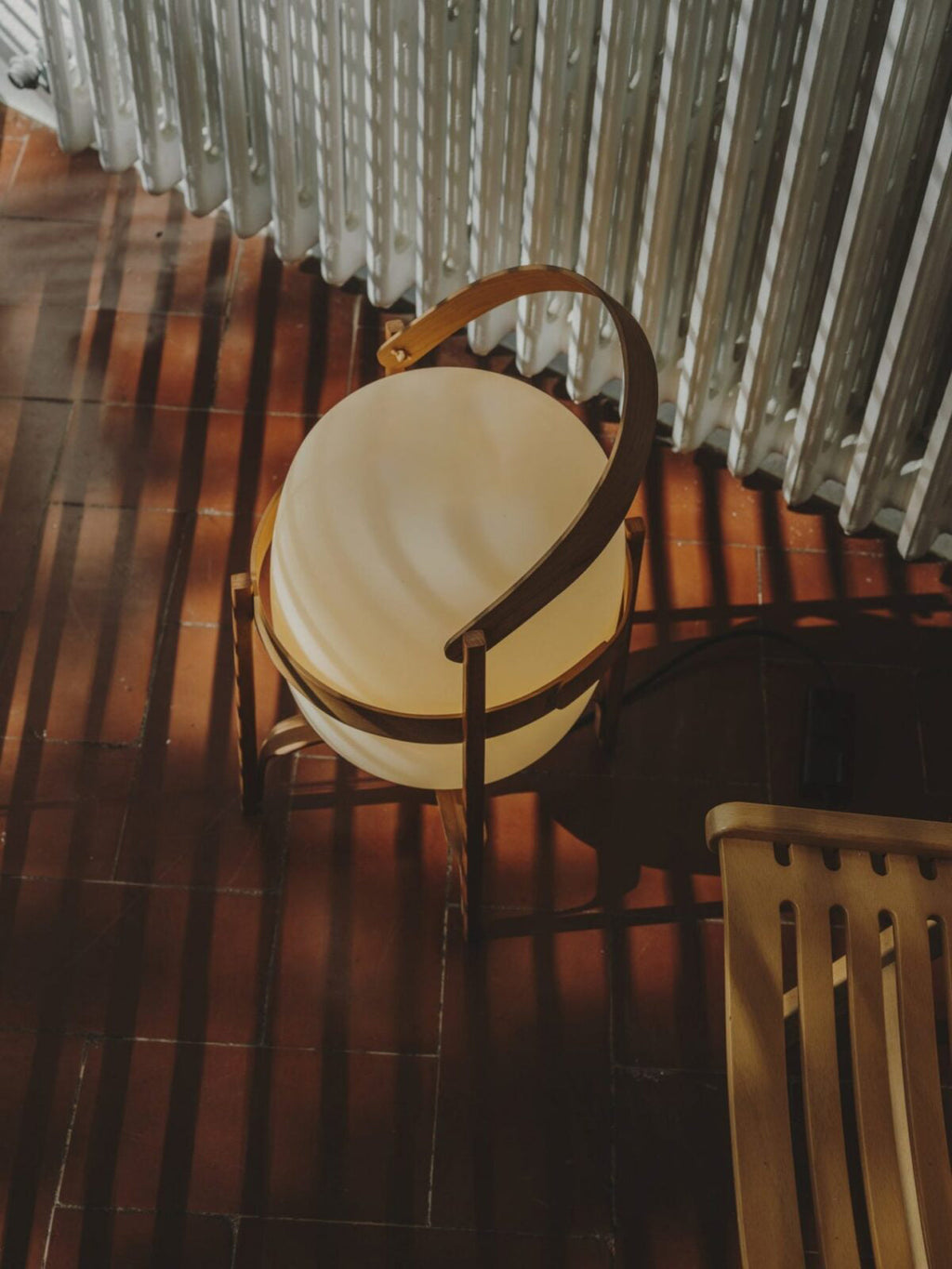Lampada da Tavolo in Vetro a Forma di Lanterna Portatile