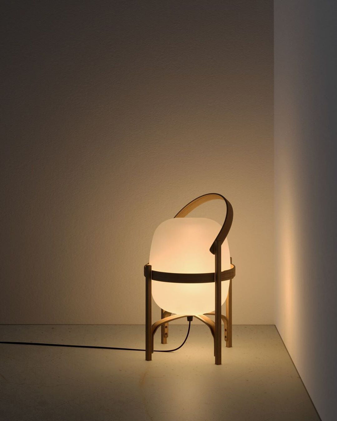 Lampada da Tavolo in Vetro a Forma di Lanterna Portatile