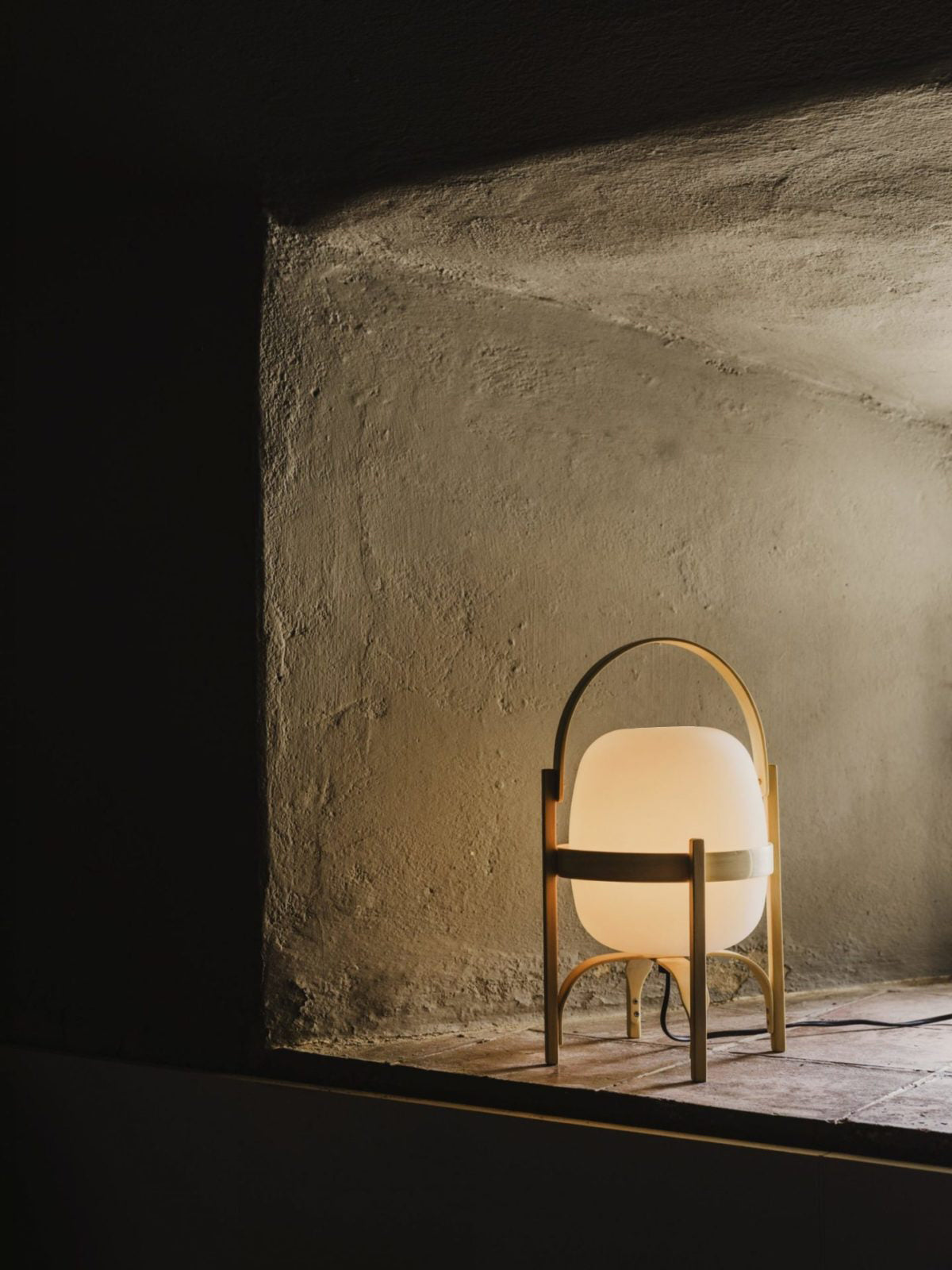 Lampada da Tavolo in Vetro a Forma di Lanterna Portatile
