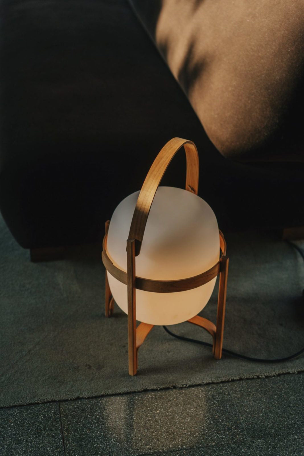 Lampada da Tavolo in Vetro a Forma di Lanterna Portatile