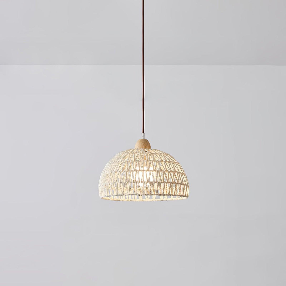 Lampada a sospensione ad arco in rattan