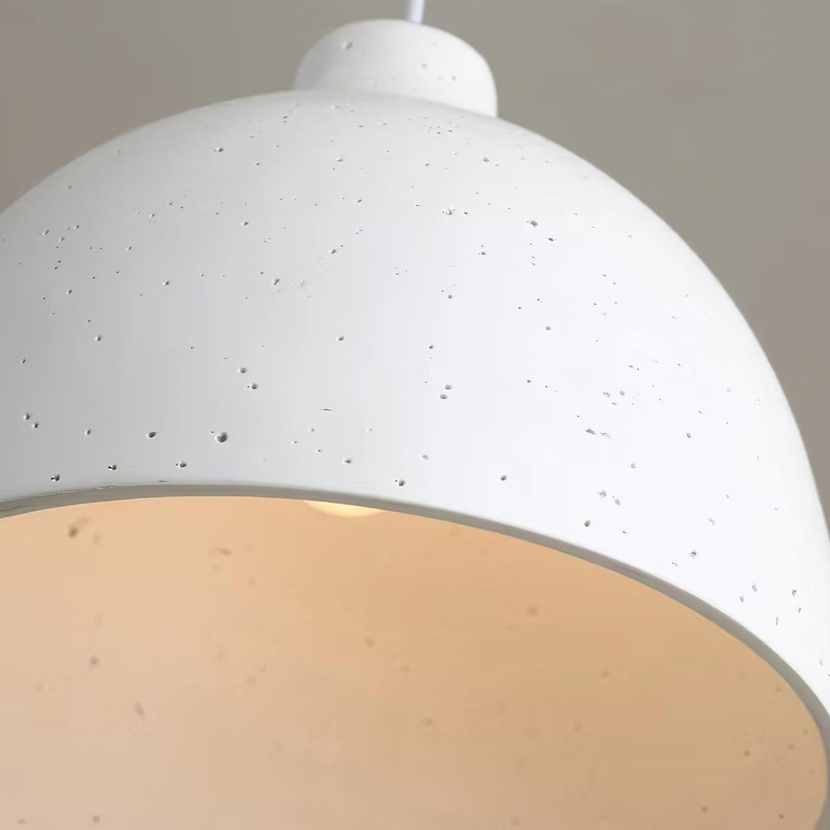 Lampada a sospensione in resina